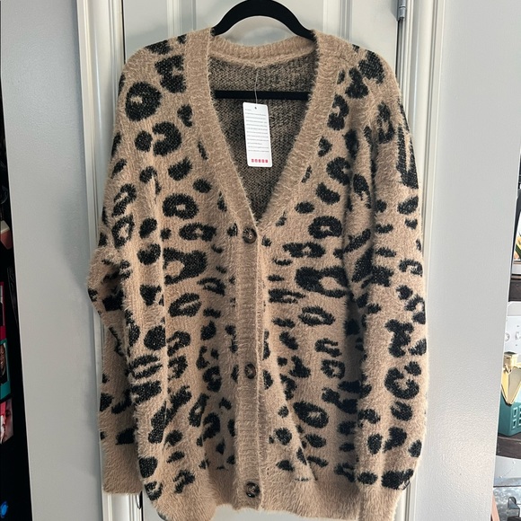 NWT Leopard Print Button Down Cardigan - Picture 6 of 8